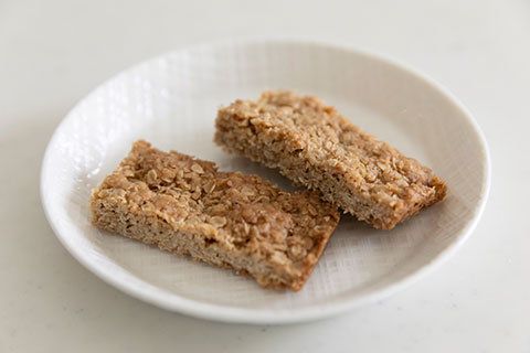 スカッシュ選手のシニア英美里(えみり)さんの父・ジョンさんがいつも作っている補食「フラップジャック」の写真