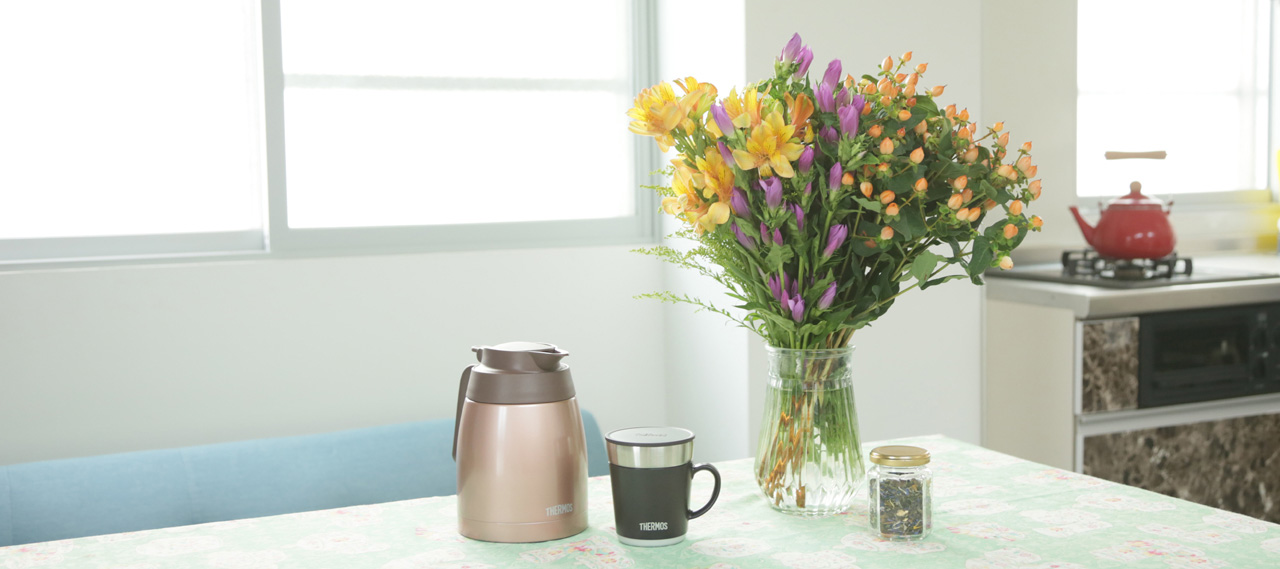 おうちカフェ 東北から届いたお花で 暮らしを彩る Plus Thermos プラスサーモス 日々の暮らしのヒントに